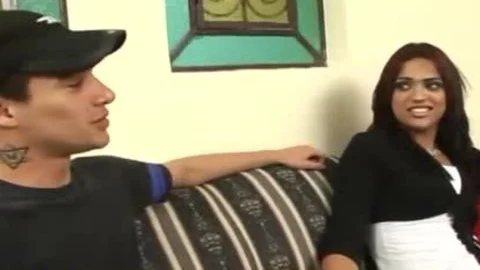 charming shemale Thaina Louzada