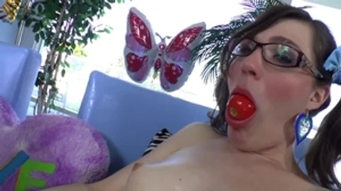 Transsexualangel.com: Caucasian Stefani Special fisting